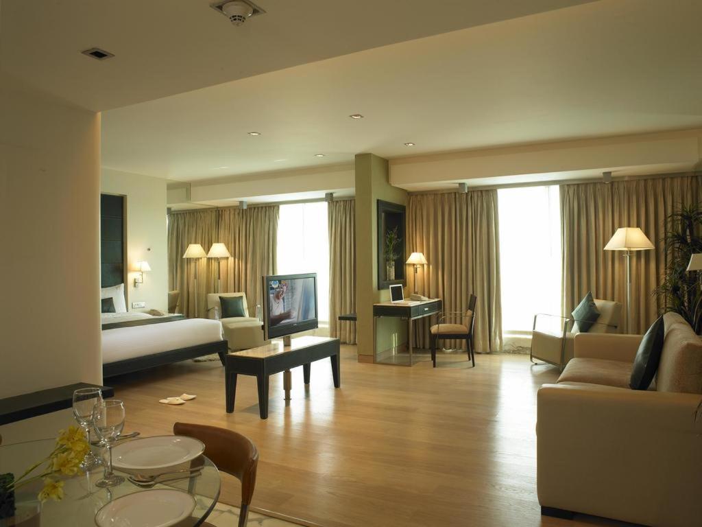 Suite Room - 20% Discount on Restaurant Food Al-a-carte order,700123399:JPEG